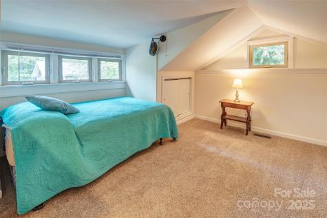 9 Koenig Way Asheville NC 28804