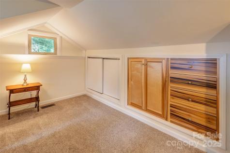 9 Koenig Way Asheville NC 28804