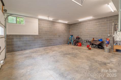 9 Koenig Way Asheville NC 28804