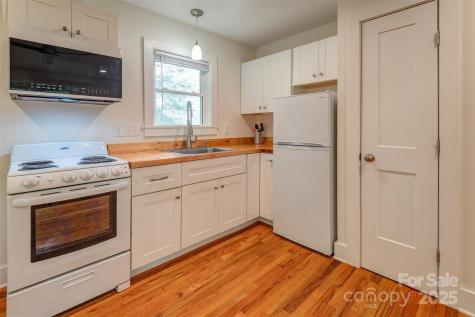 9 Koenig Way Asheville NC 28804