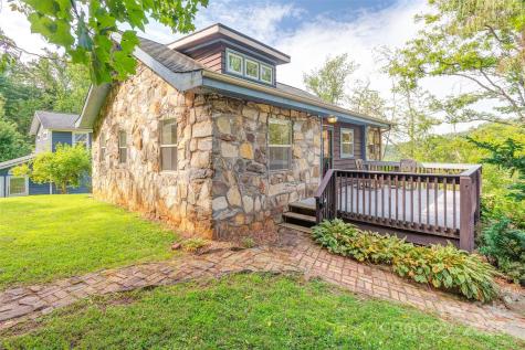 9 Koenig Way Asheville NC 28804