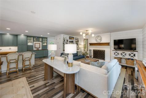 17 Grove Street Brevard NC 28712