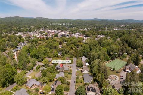 17 Grove Street Brevard NC 28712
