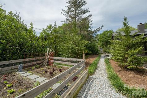 17 Grove Street Brevard NC 28712