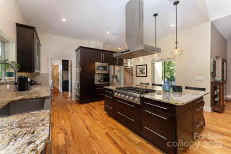 34 Finch Drive Asheville NC 28804