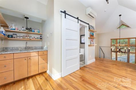 34 Finch Drive Asheville NC 28804