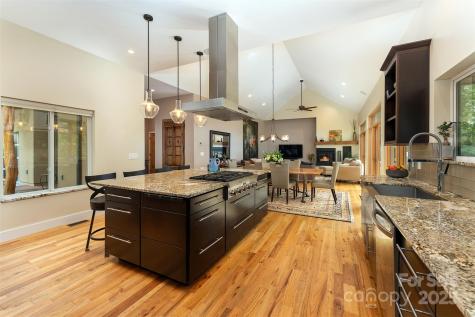 34 Finch Drive Asheville NC 28804