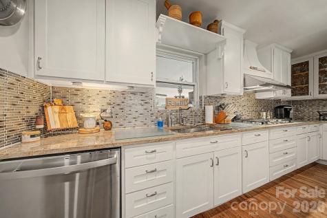 5127 Hoover Drive Charlotte NC 28269