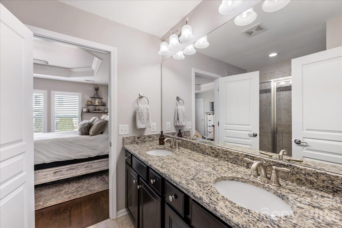 2434 Royal York Avenue Charlotte NC 28210