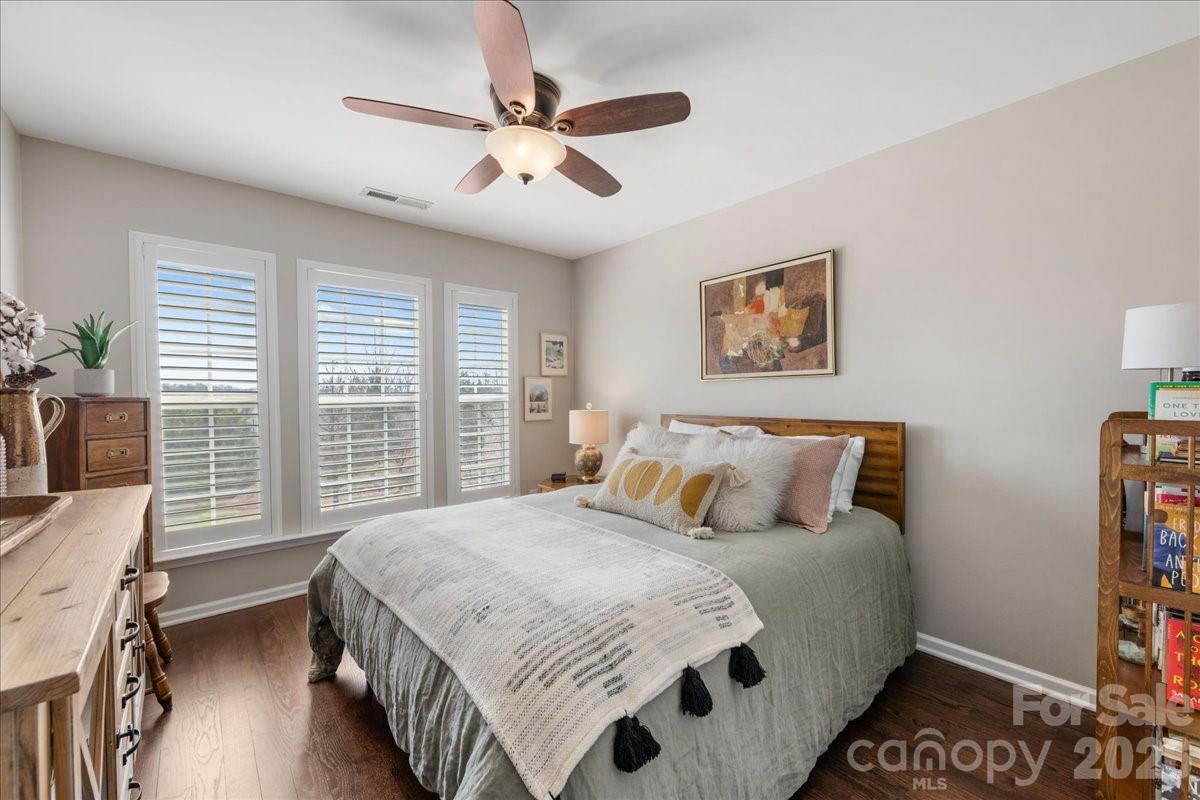 2434 Royal York Avenue Charlotte NC 28210