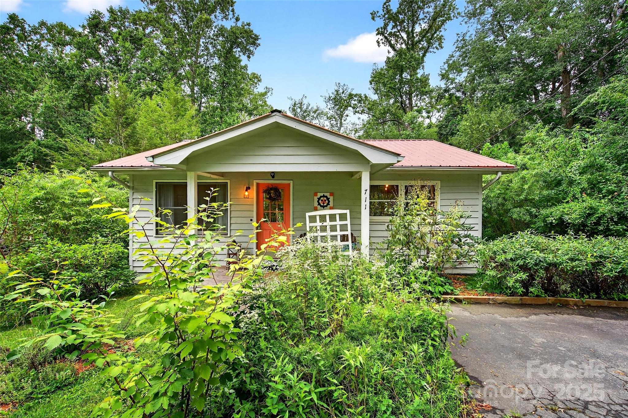 Black Mountain NC, 711 N Oconeechee Avenue