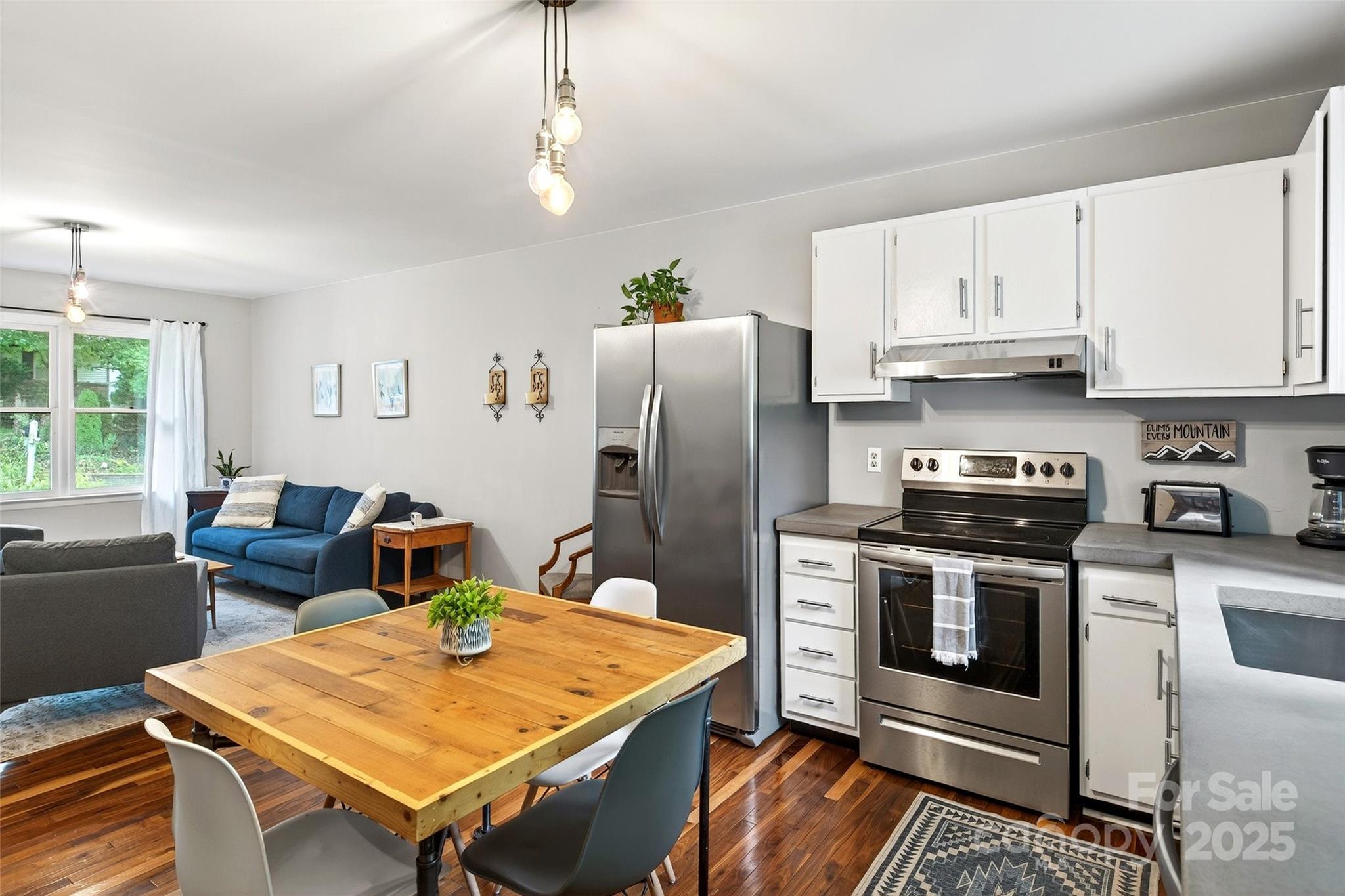 711 N Oconeechee Avenue Black Mountain NC 28711
