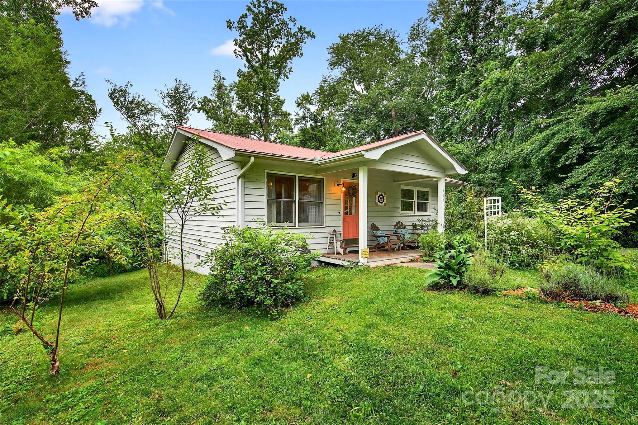 711 N Oconeechee Avenue Black Mountain NC 28711