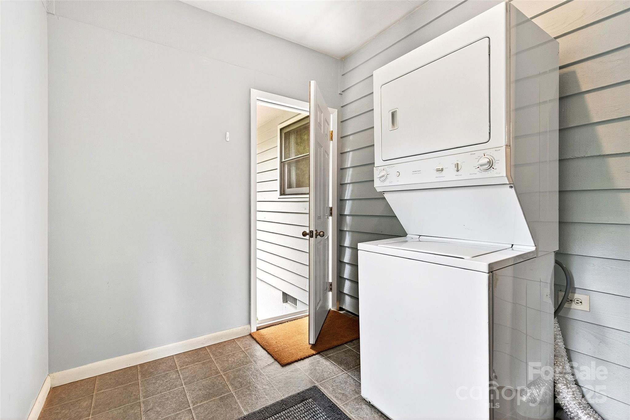 711 N Oconeechee Avenue Black Mountain NC 28711