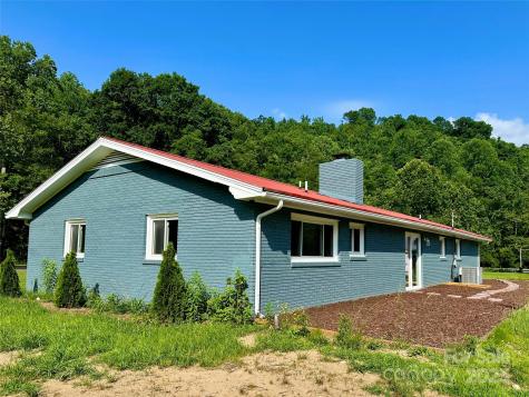 609 Cattail Road Burnsville NC 28714