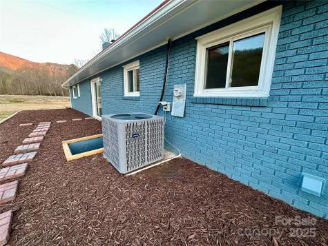 609 Cattail Road Burnsville NC 28714