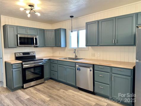 609 Cattail Road Burnsville NC 28714