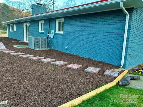 609 Cattail Road Burnsville NC 28714