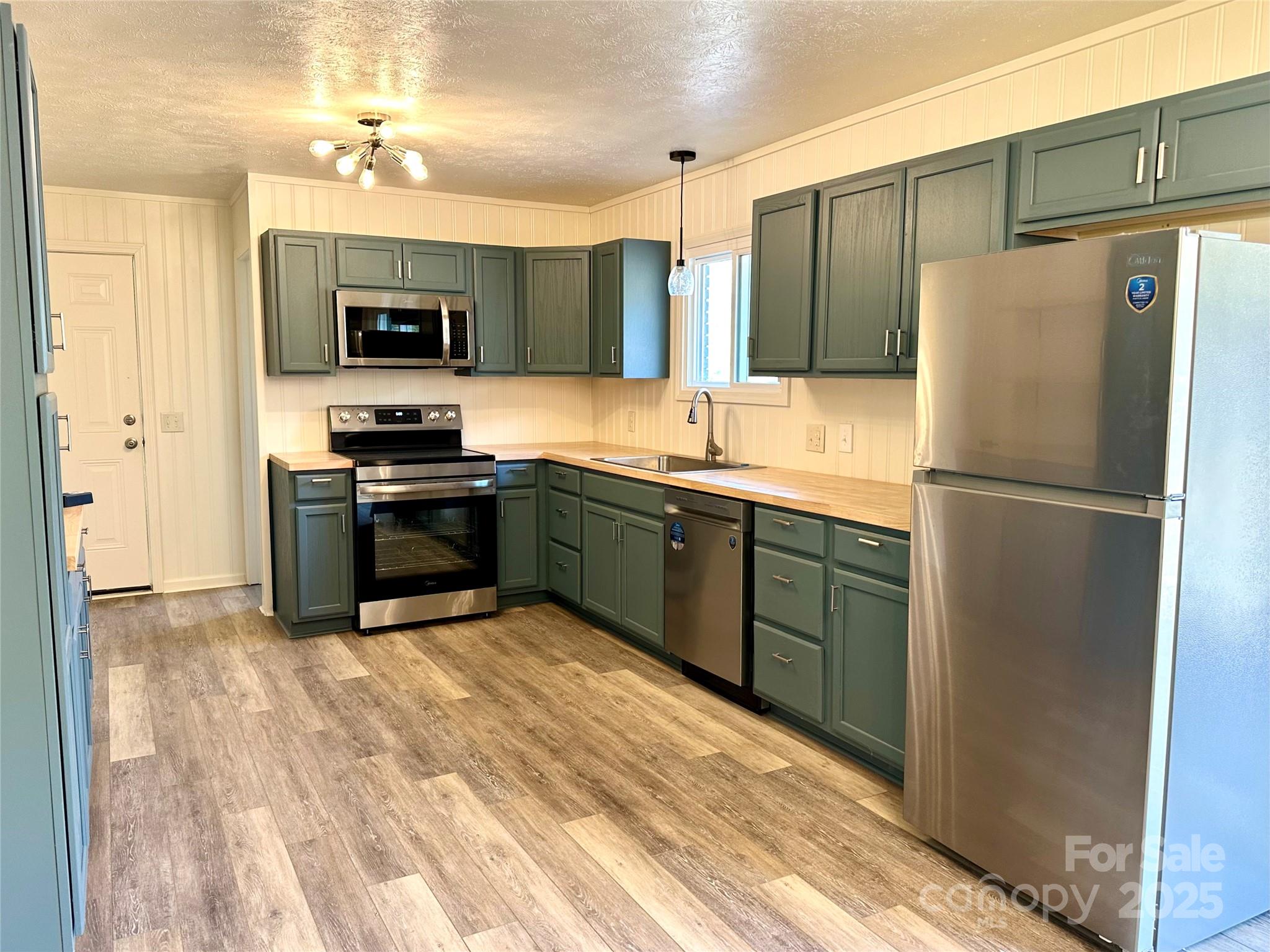 609 Cattail Road Burnsville NC 28714