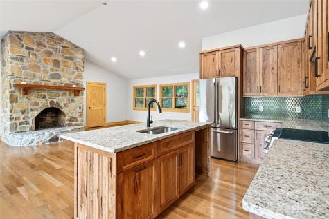 575 Croft Way Bakersville NC 28705