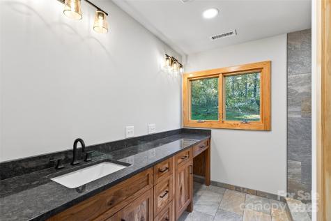 575 Croft Way Bakersville NC 28705