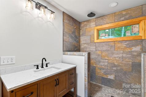 575 Croft Way Bakersville NC 28705