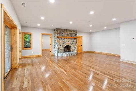 575 Croft Way Bakersville NC 28705