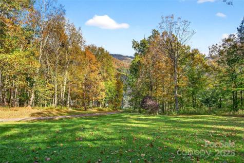 575 Croft Way Bakersville NC 28705