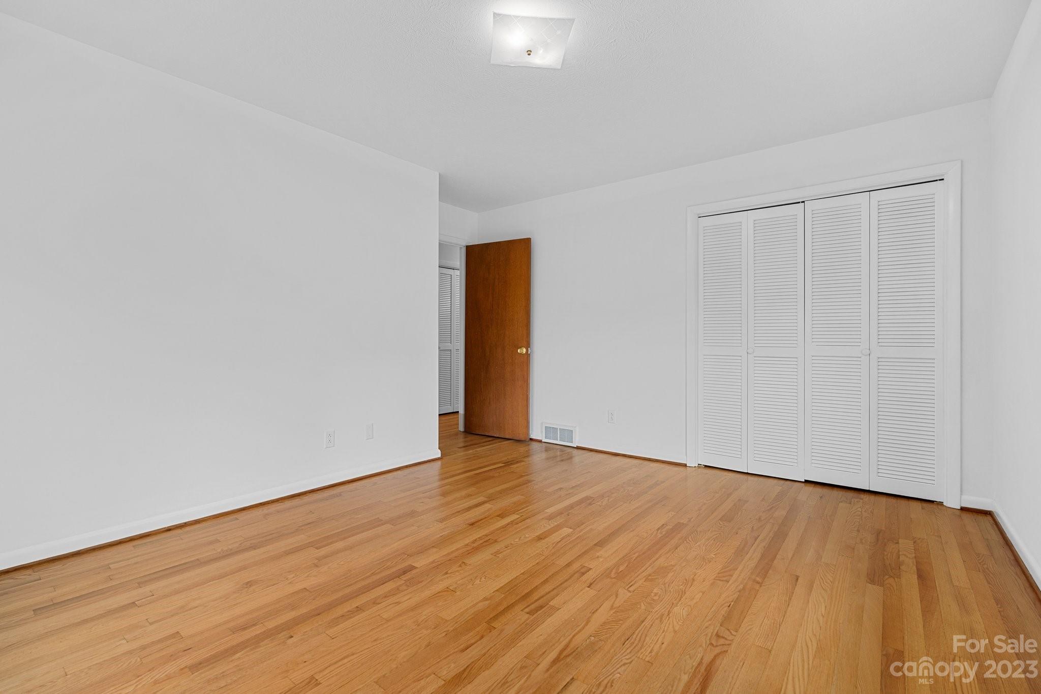 22 Mountainbrook Road Asheville NC 28805