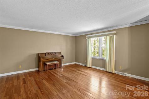 4325 Rosebriar Lane Winston Salem NC 27106