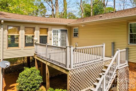 4325 Rosebriar Lane Winston Salem NC 27106
