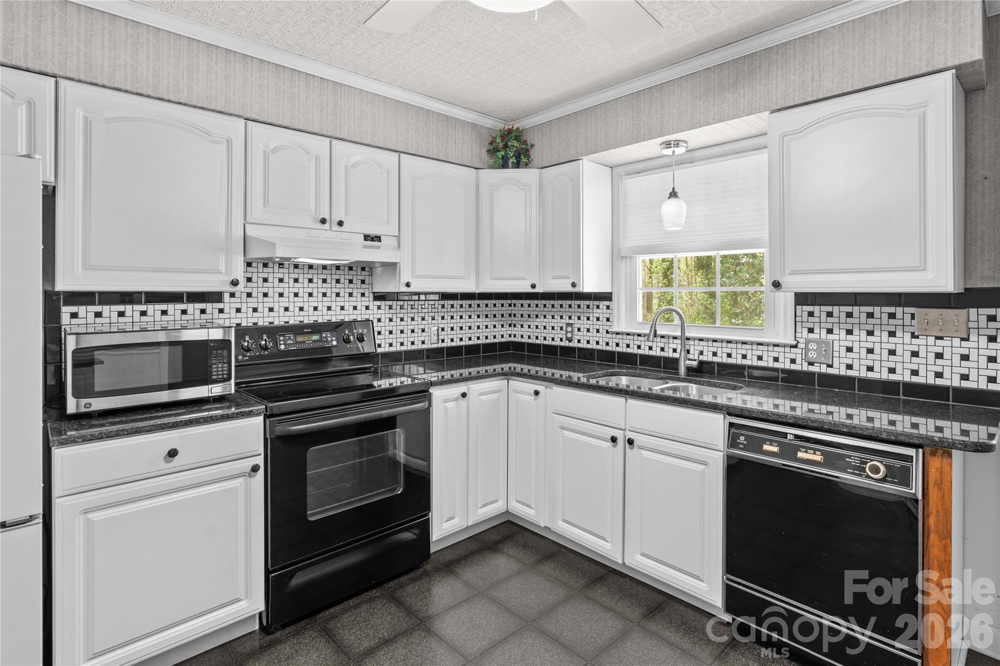 4325 Rosebriar Lane Winston Salem NC 27106