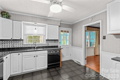 4325 Rosebriar Lane Winston Salem NC 27106