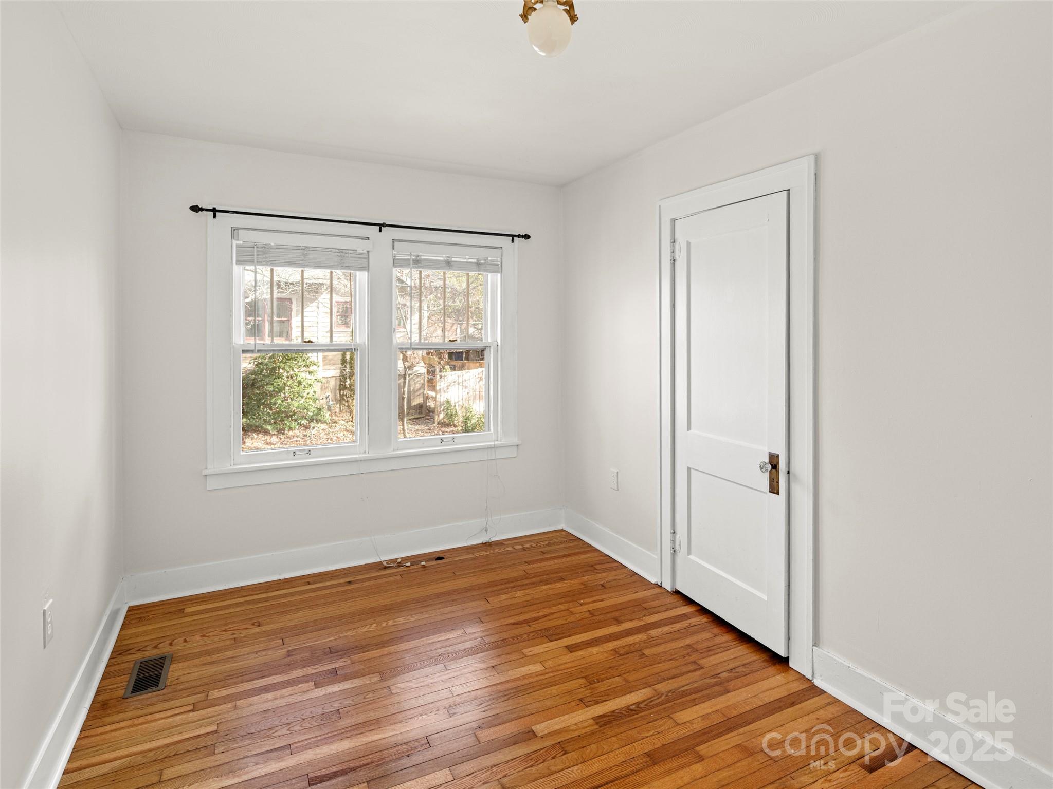 6 Buckingham Court Asheville NC 28803