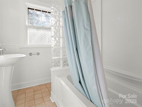 6 Buckingham Court Asheville NC 28803