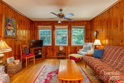 20 Vandalia Avenue Asheville NC 28806