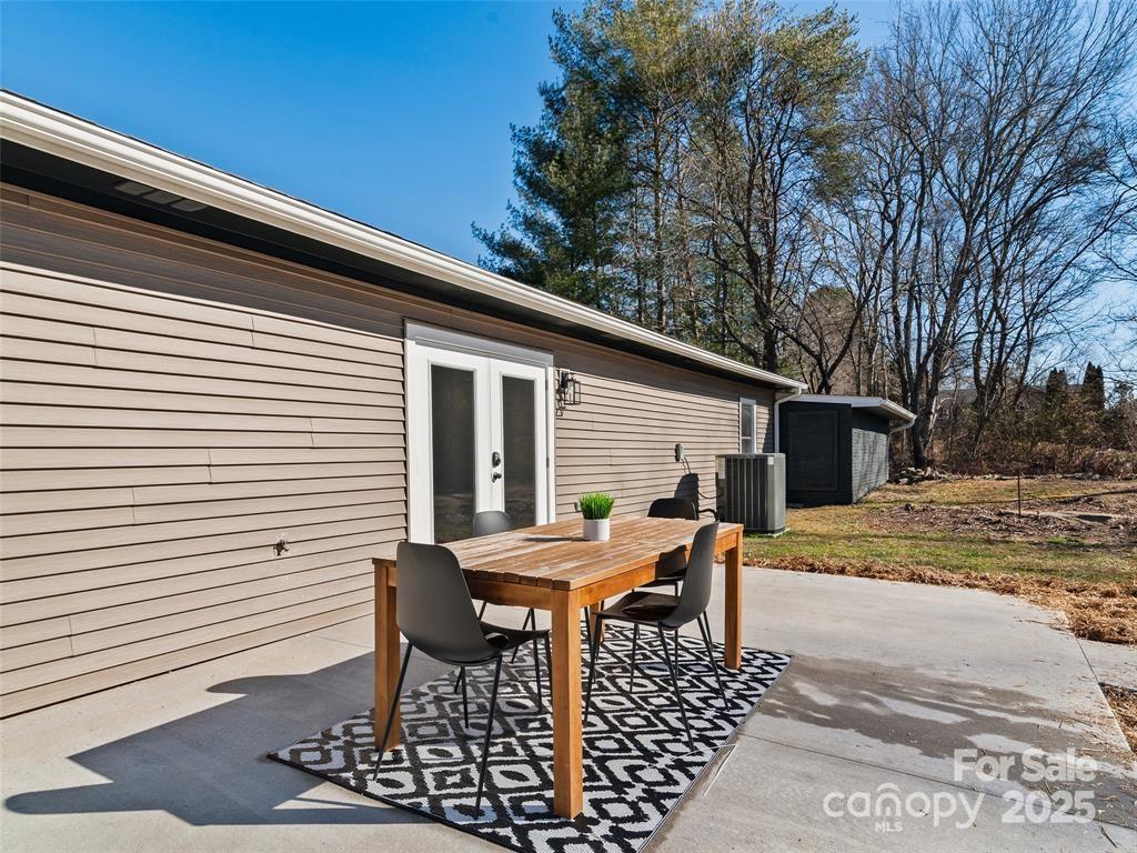 1109 S Prestonwood Drive Hendersonville NC 28739