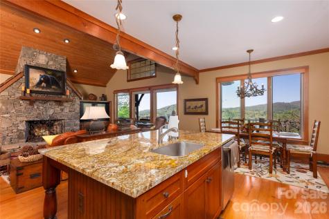 601 Hawk Mountain Road Lake Toxaway NC 28747