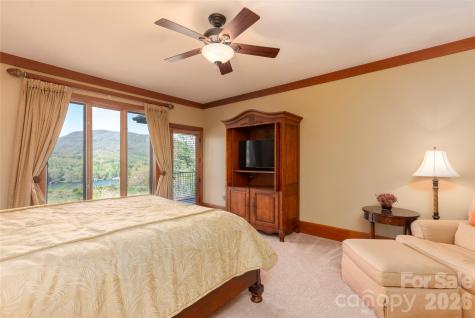 601 Hawk Mountain Road Lake Toxaway NC 28747