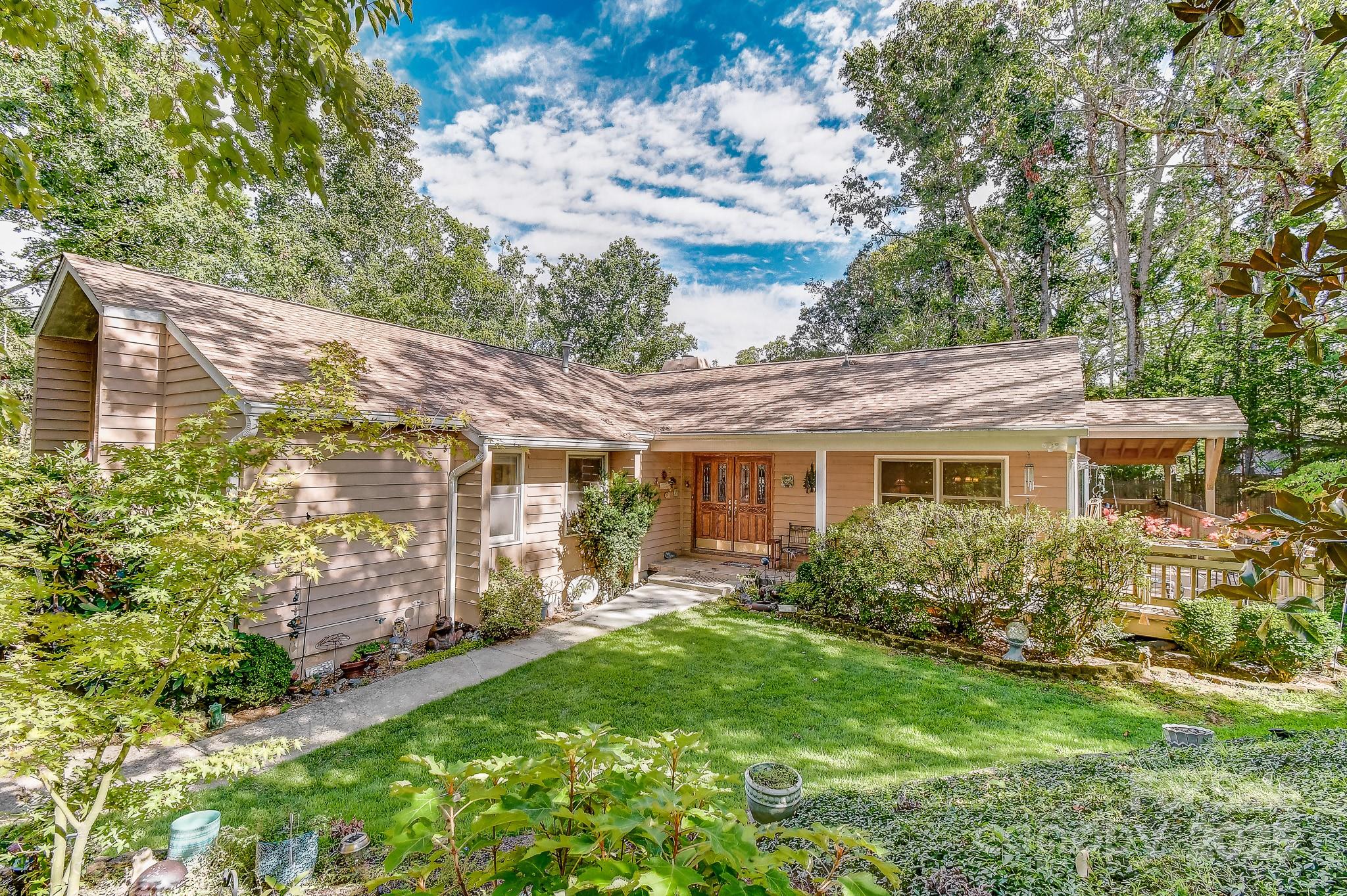 75 S Black Oak Drive Asheville NC 28804