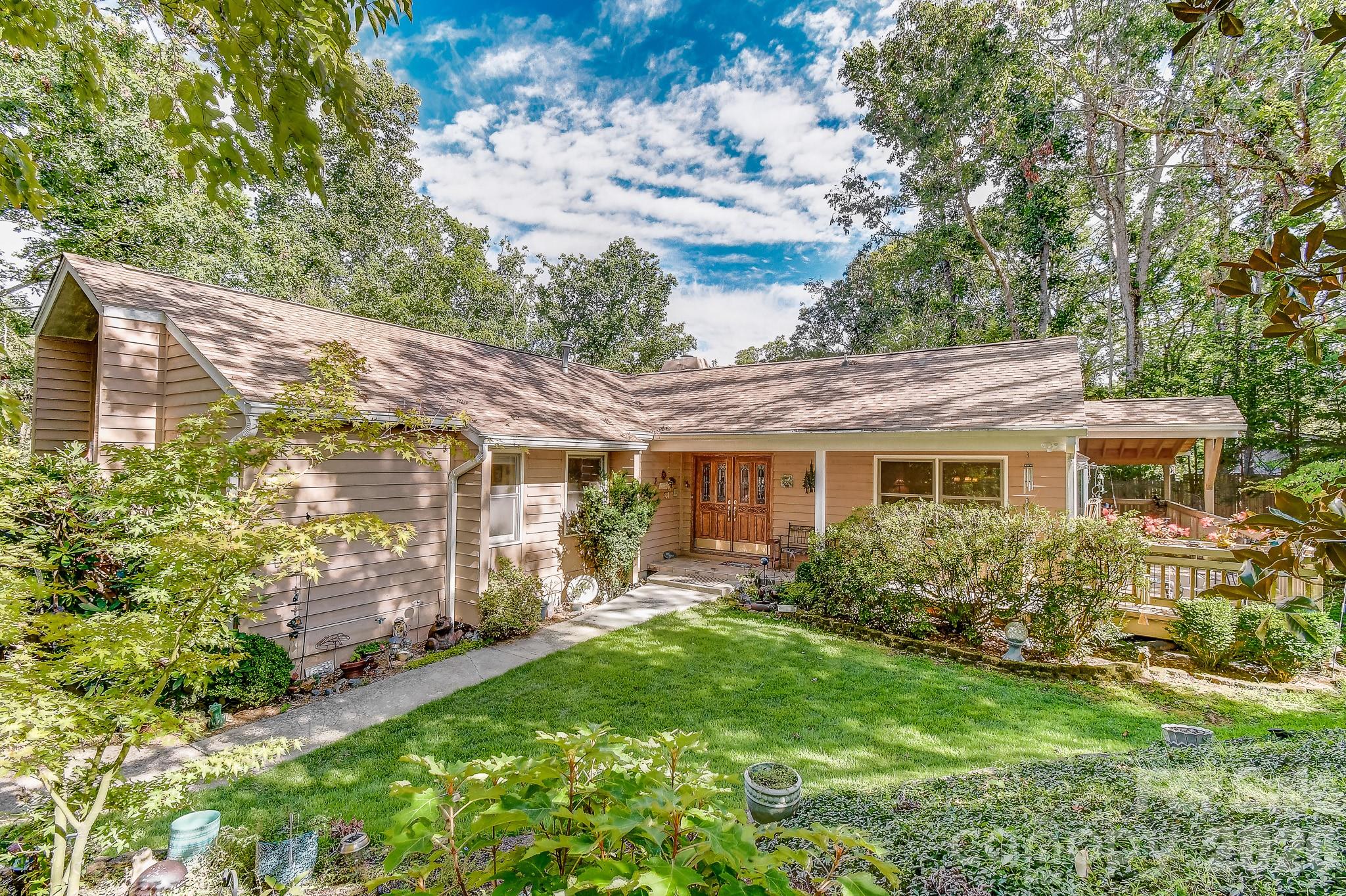 75 S Black Oak Drive Asheville NC 28804