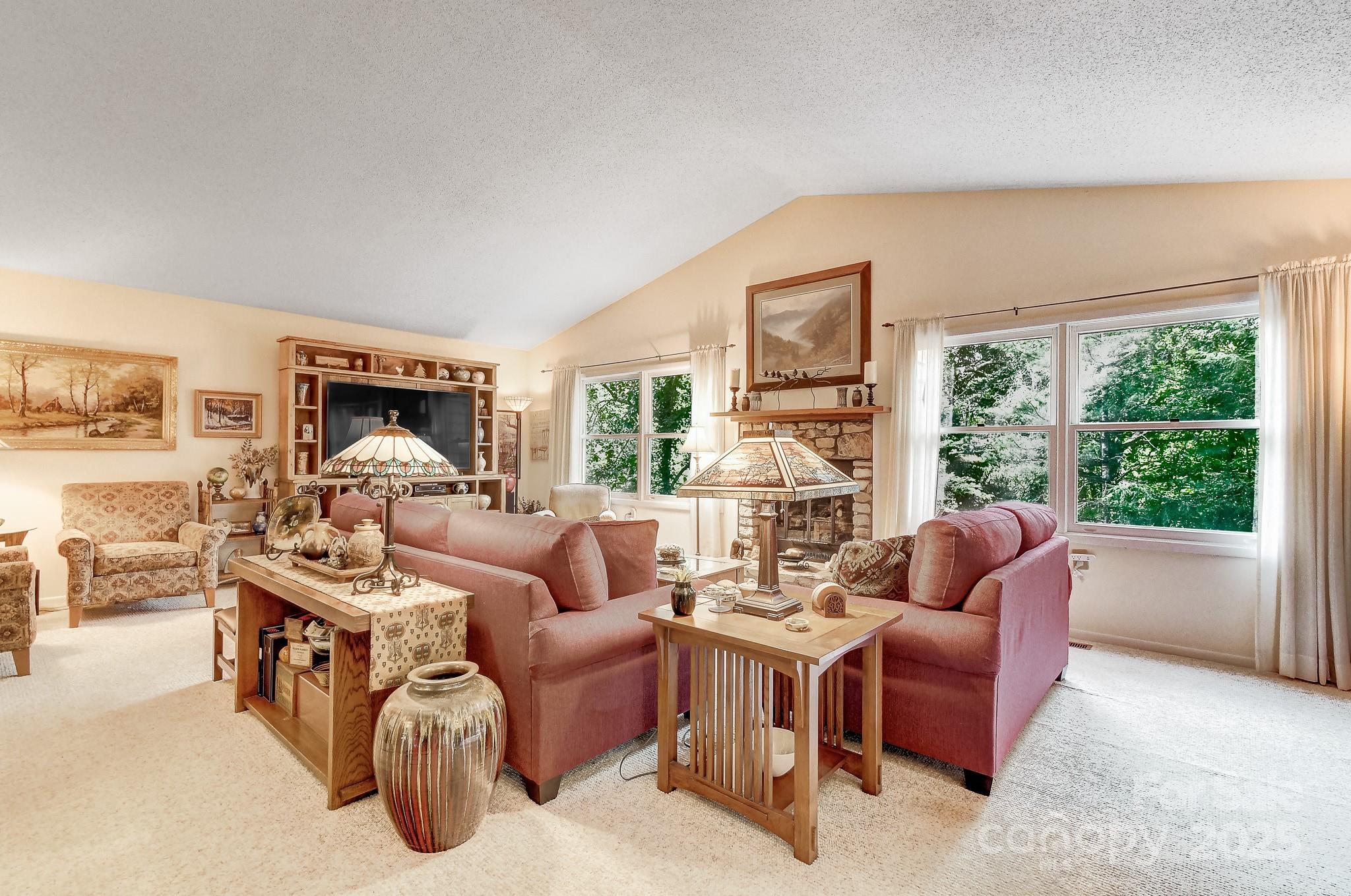 75 S Black Oak Drive Asheville NC 28804