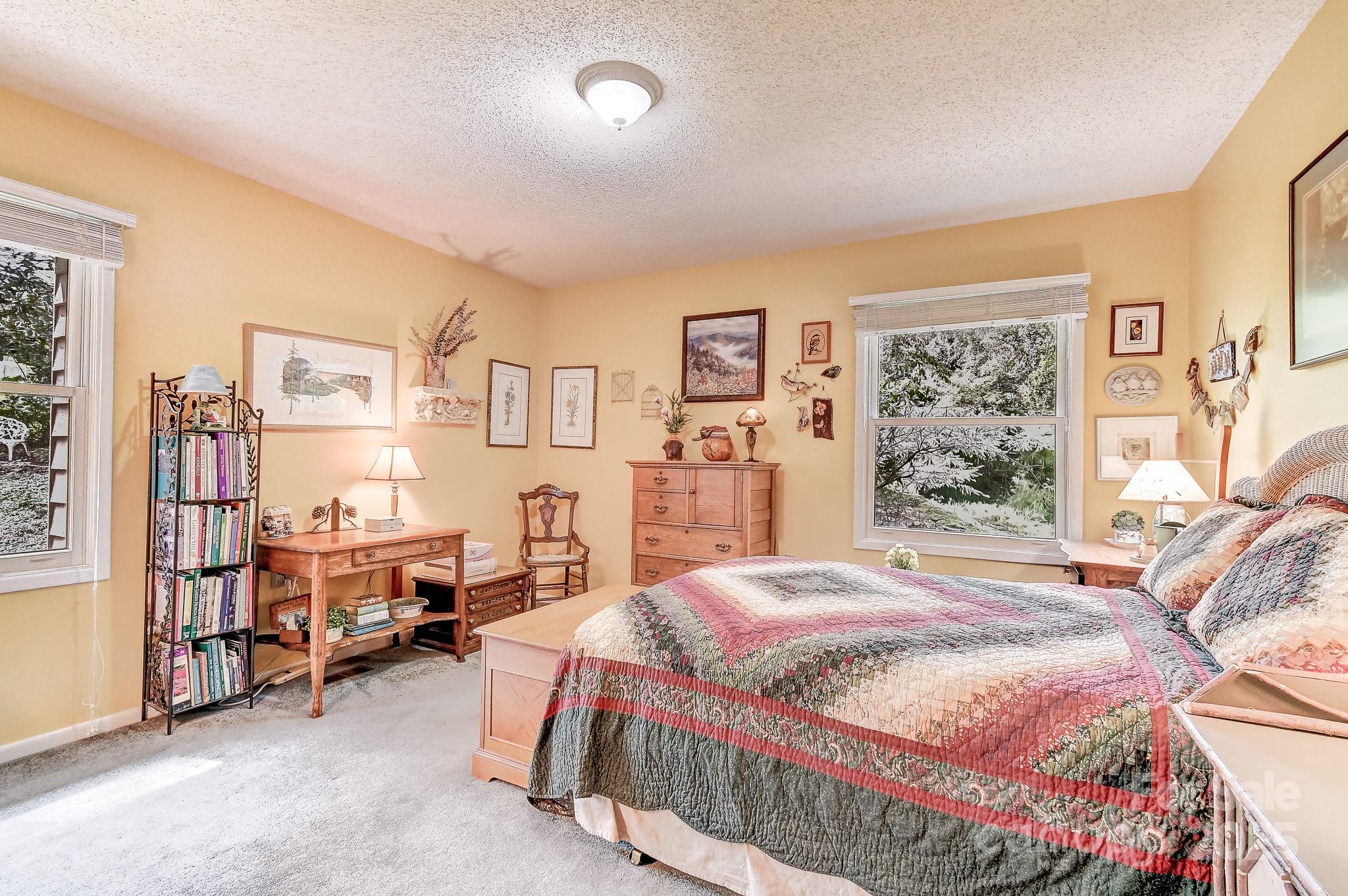 75 S Black Oak Drive Asheville NC 28804