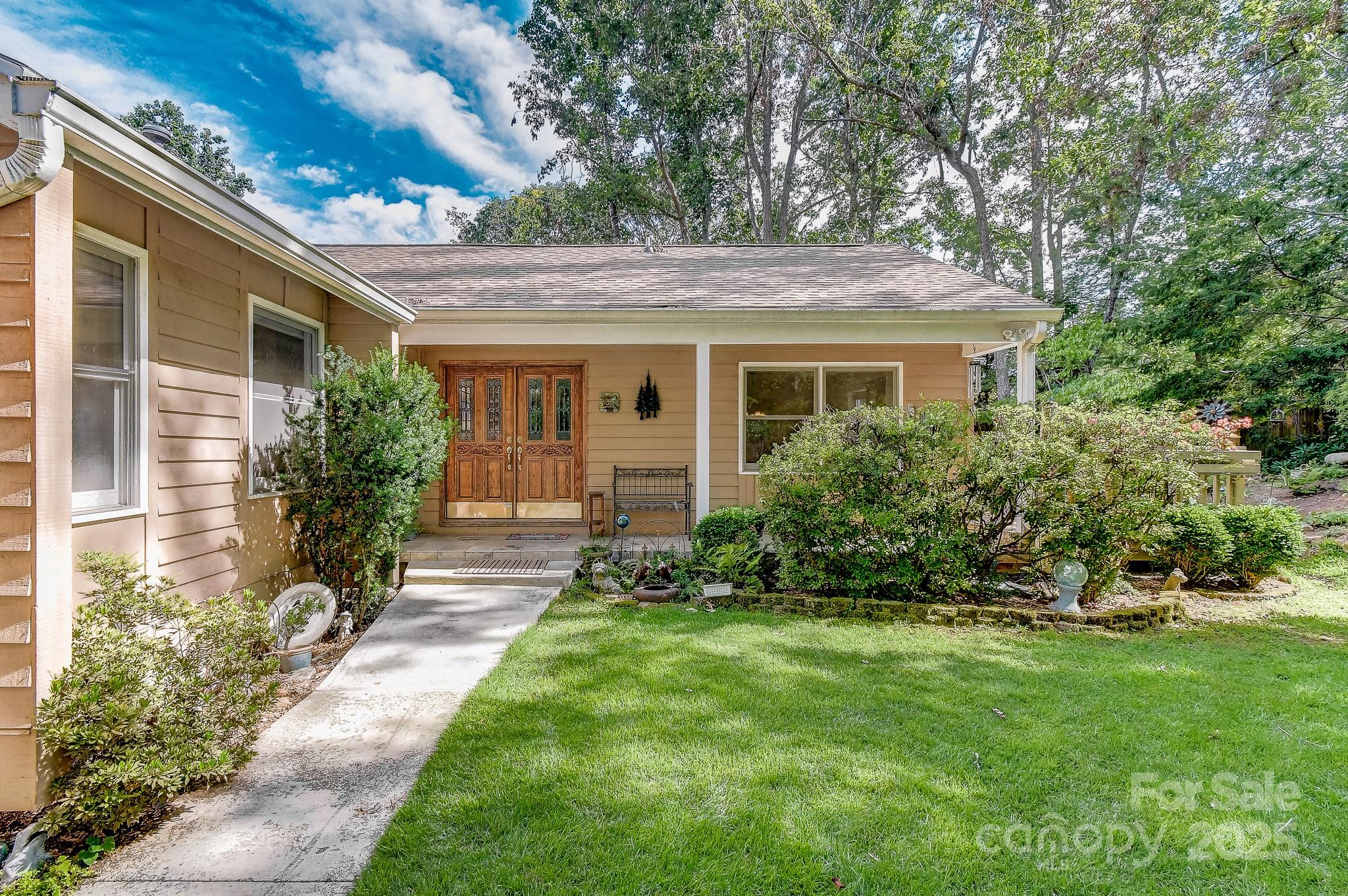 75 S Black Oak Drive Asheville NC 28804