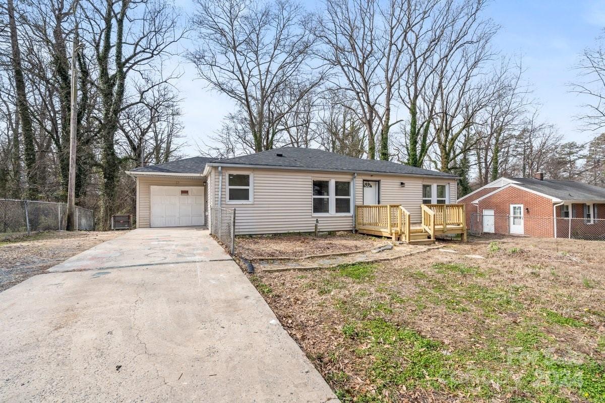 1121 W Davidson Avenue Gastonia NC 28052