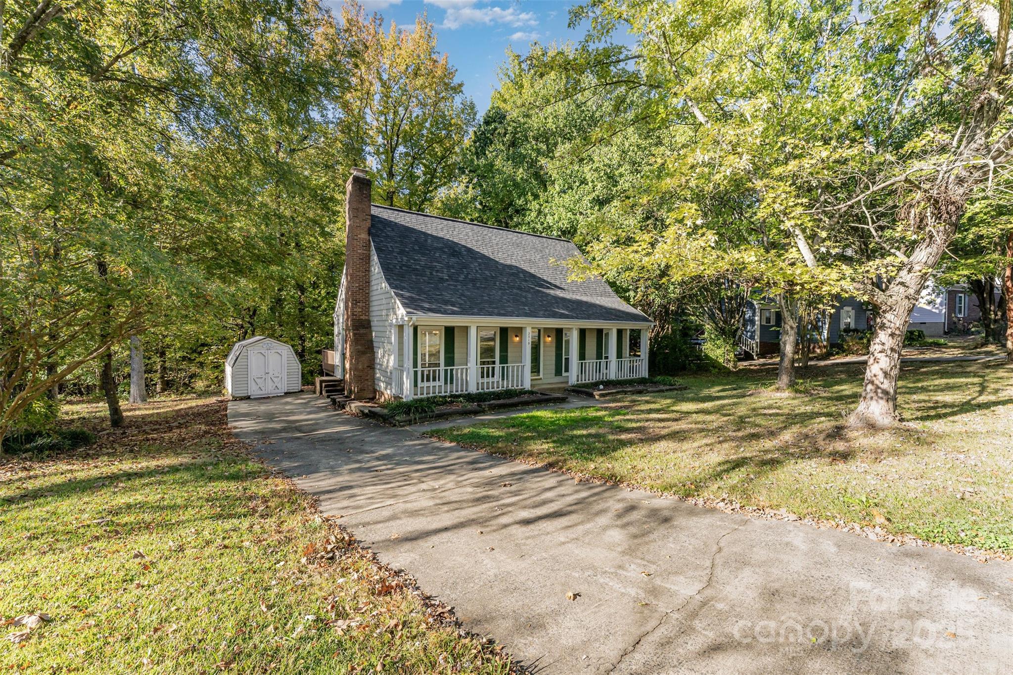 2319 Oak Leigh Drive Charlotte NC 28262