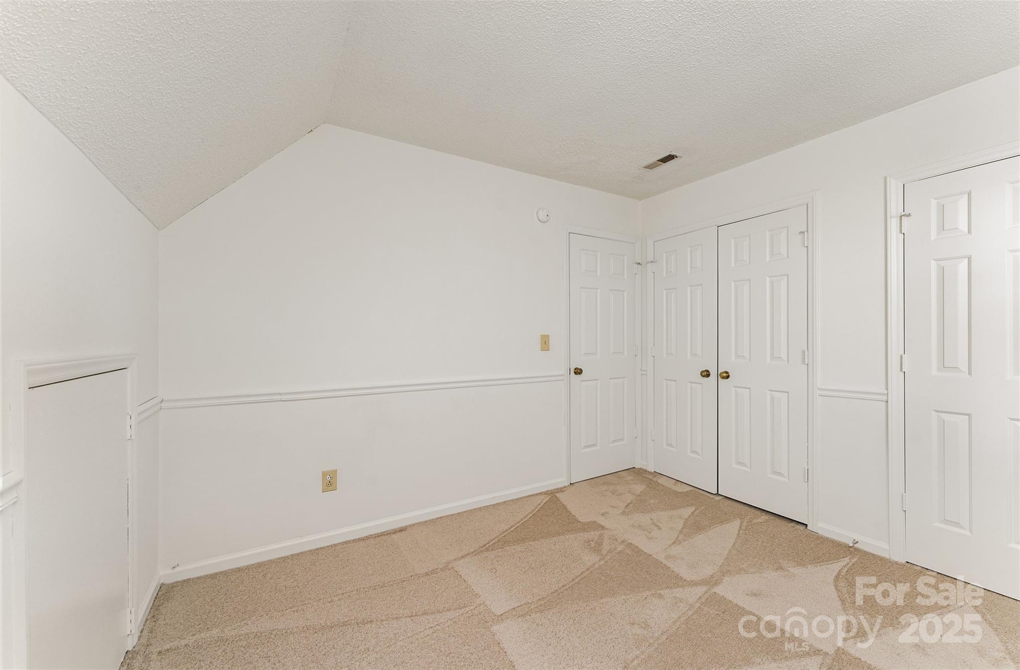 2319 Oak Leigh Drive Charlotte NC 28262