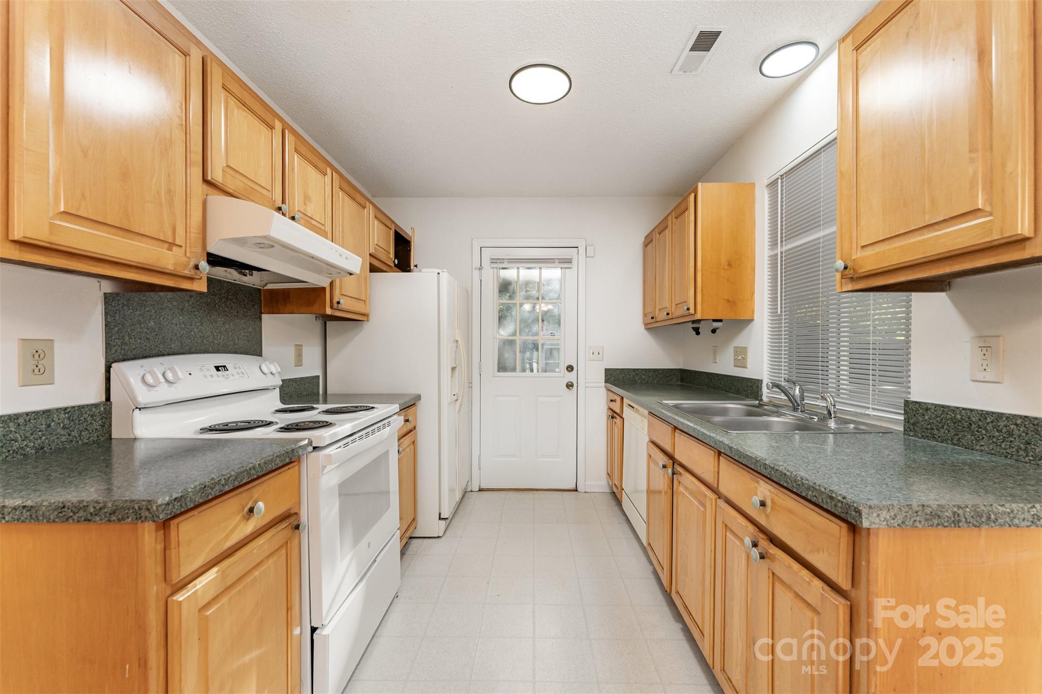 2319 Oak Leigh Drive Charlotte NC 28262