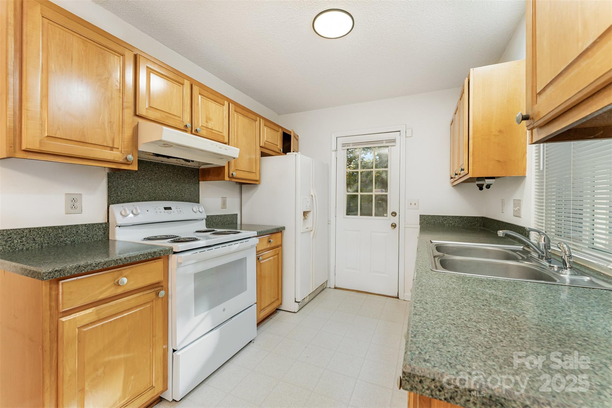 2319 Oak Leigh Drive Charlotte NC 28262