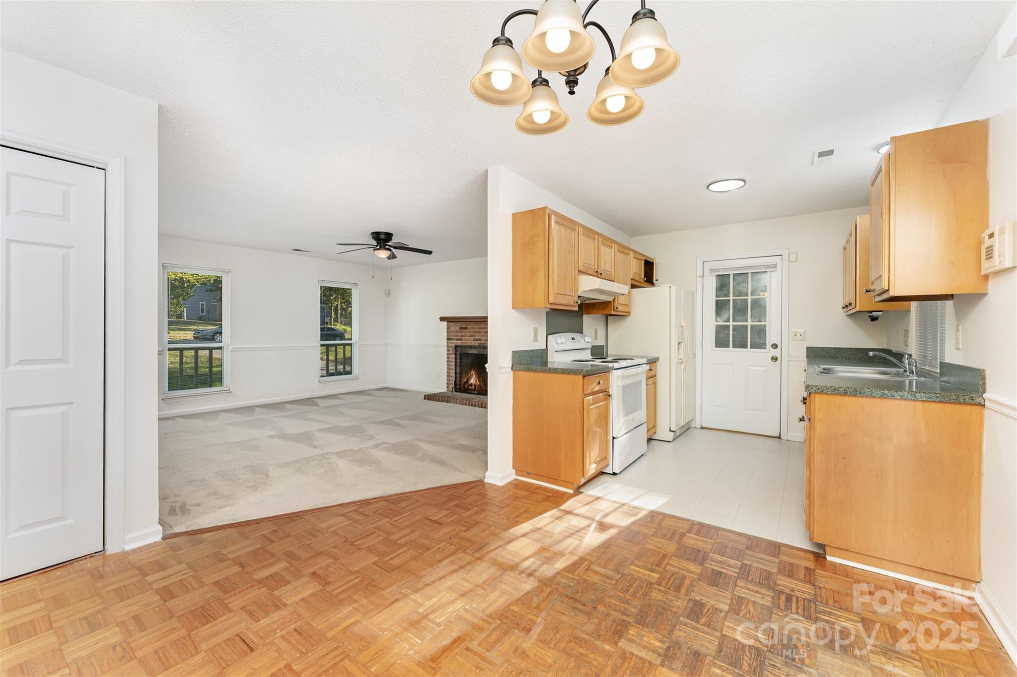 2319 Oak Leigh Drive Charlotte NC 28262